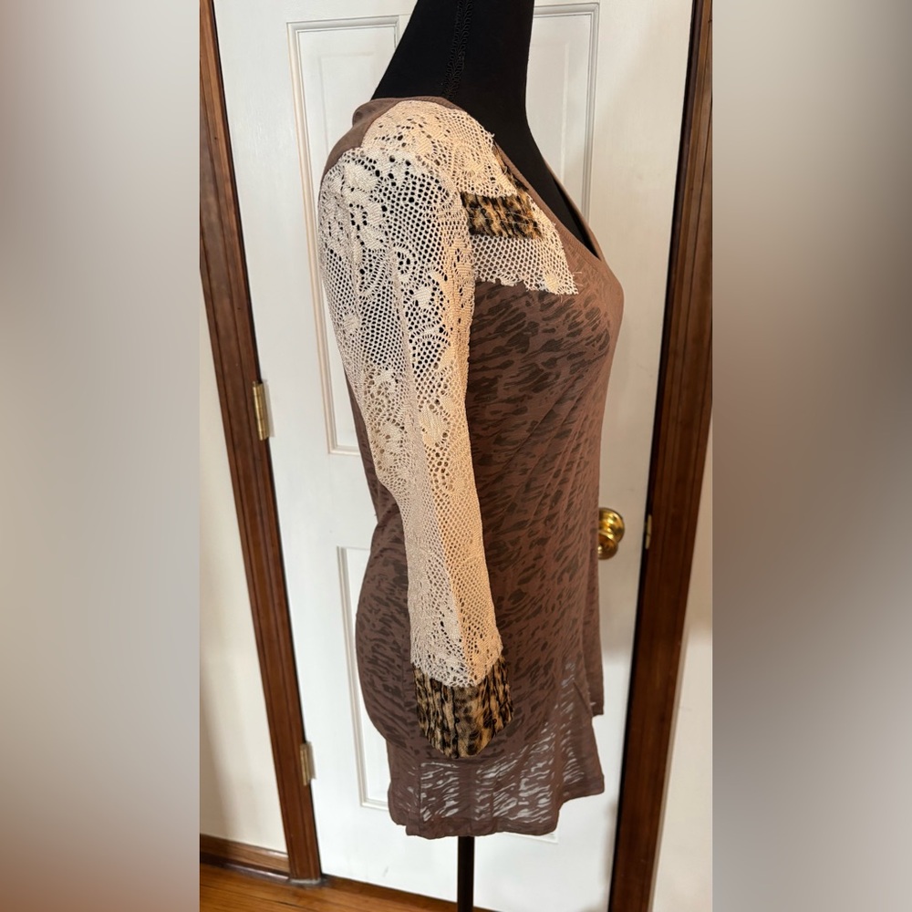 BKE Brown Animal Print Lace Sleeve Blouse - Picture 3 of 5